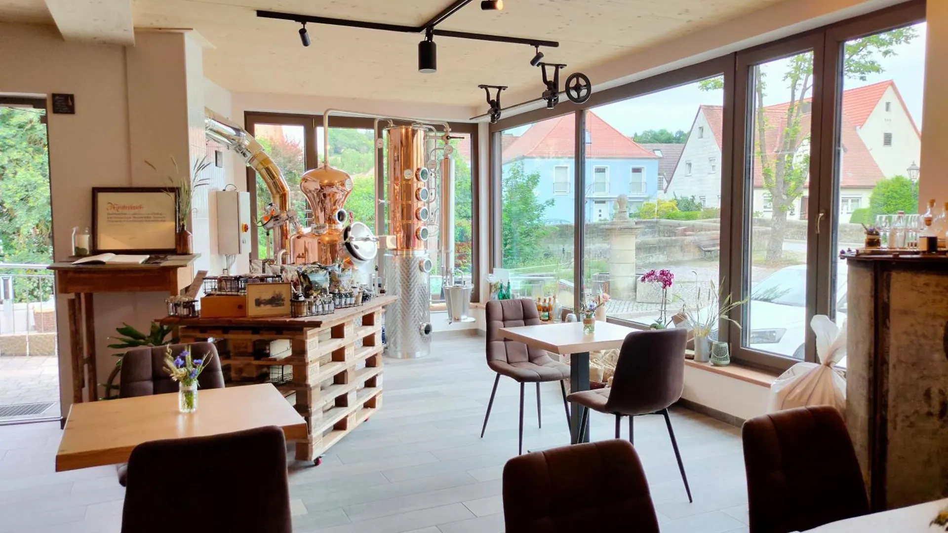 Das Herzstueck - Schaubrennerei, Hausbrauerei & Apartments Burghaslach