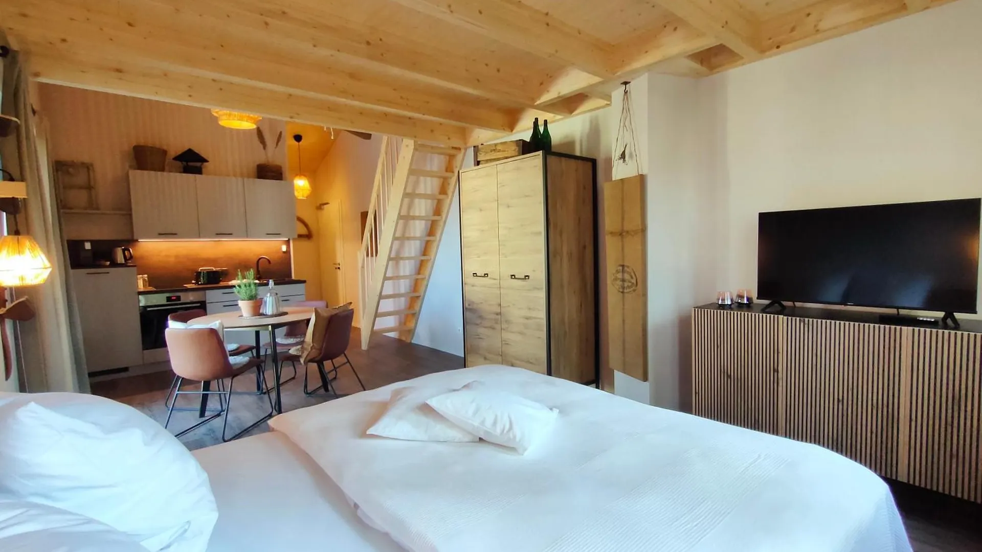 Aparthotel Das Herzstueck - Schaubrennerei, Hausbrauerei & Apartments Burghaslach